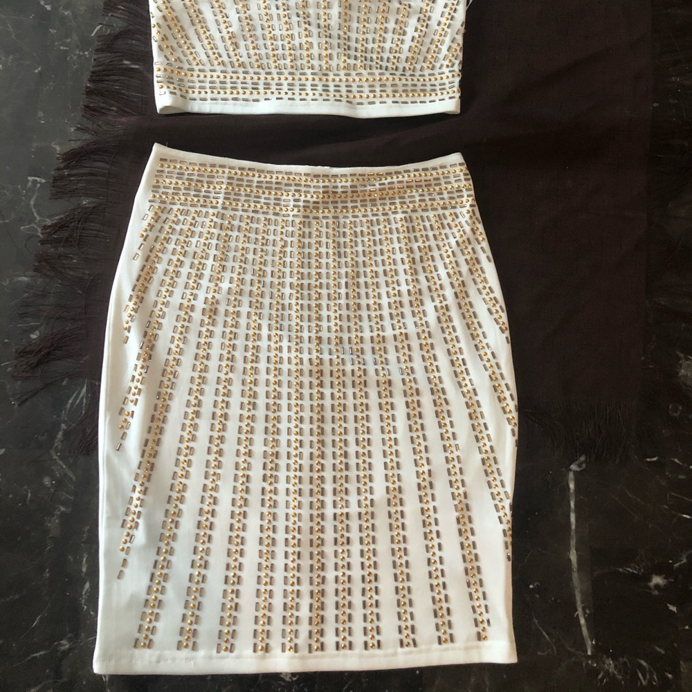 Two piece sets - Picture 2 of 2